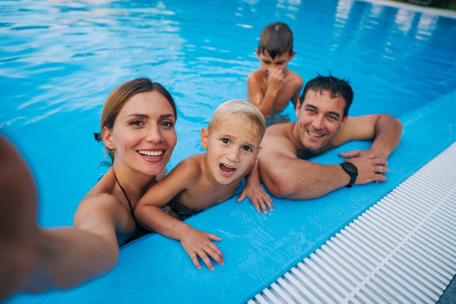100% chemical-free swimming pool solution